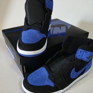 Nike Men's Black and Blue Sneakers